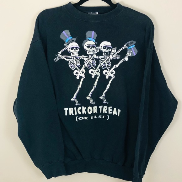 Sweaters - Glow-the-dark vintage 1990’s black oversized HALLOWEEN Skeleton Black sweater